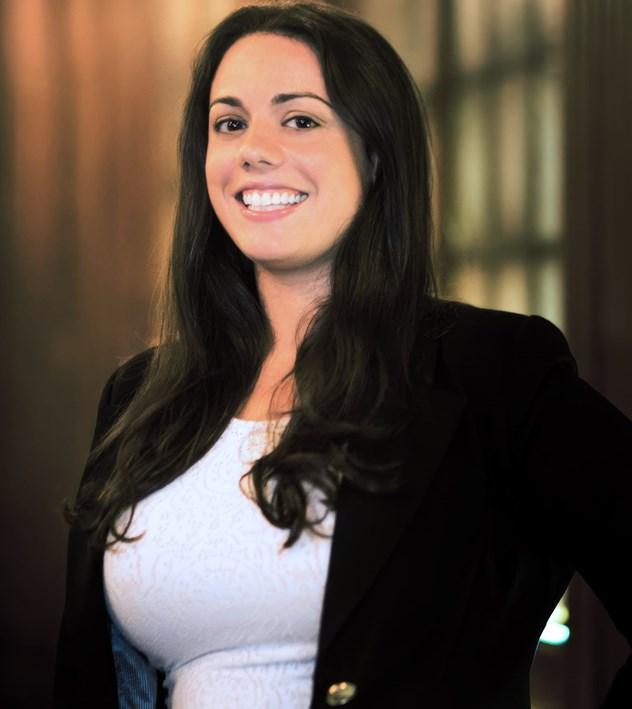 Amanda Headshot RGB RT